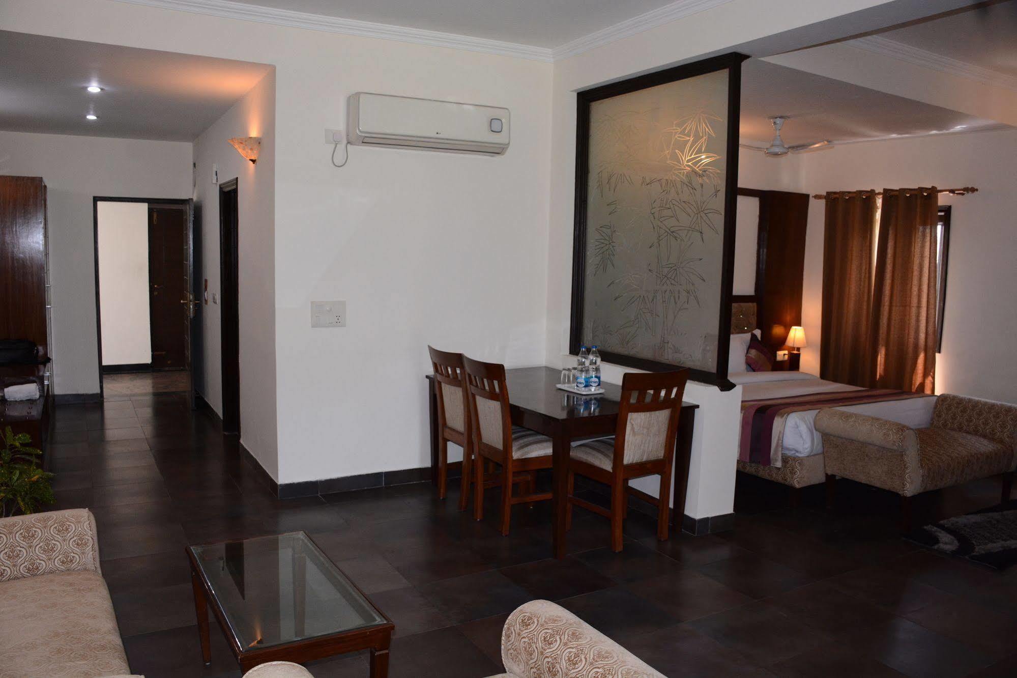 Hotel Naturoville Ayurvedic And Yoga Retreat Rišikéš Exteriér fotografie