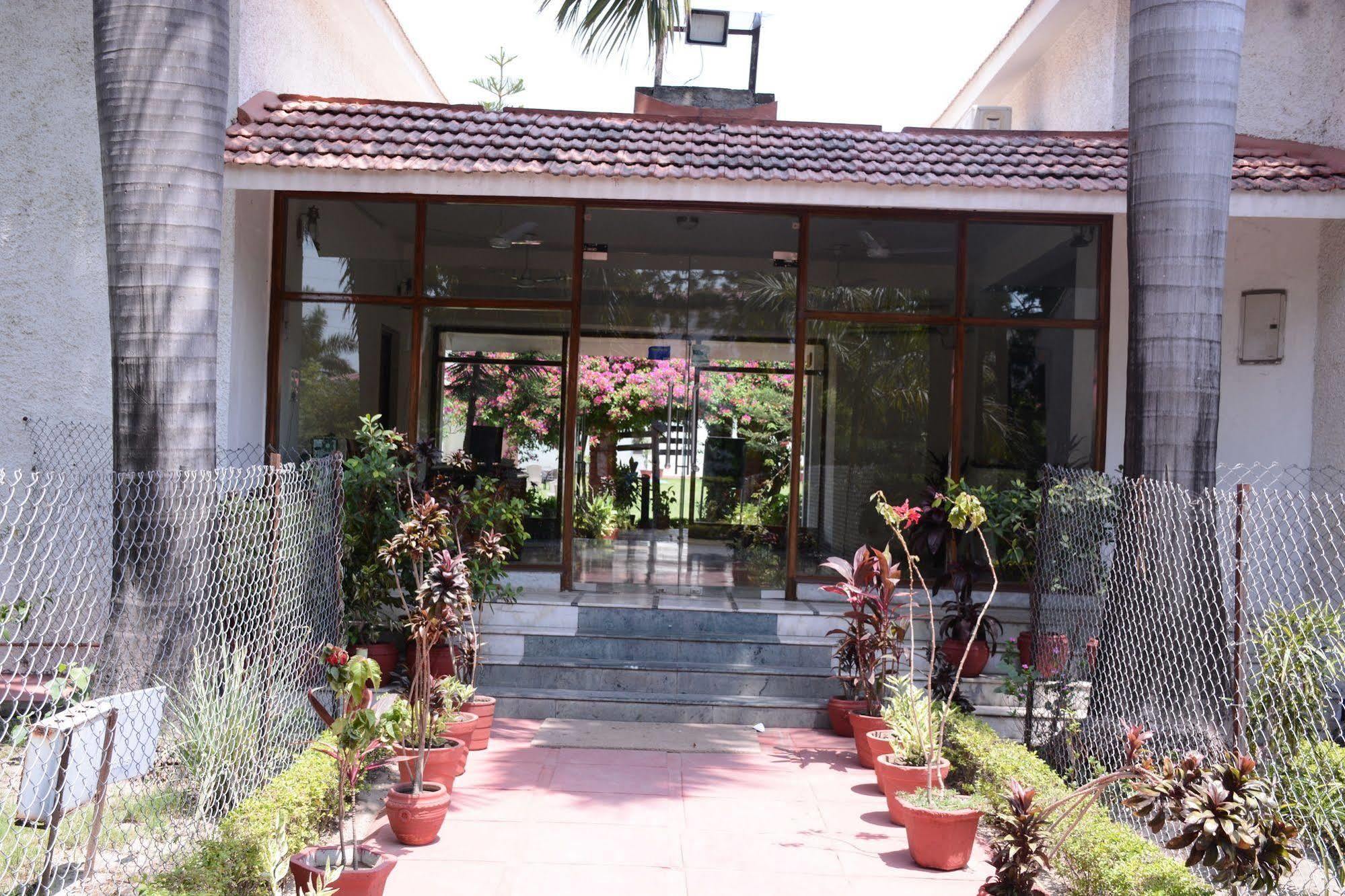 Hotel Naturoville Ayurvedic And Yoga Retreat Rišikéš Exteriér fotografie